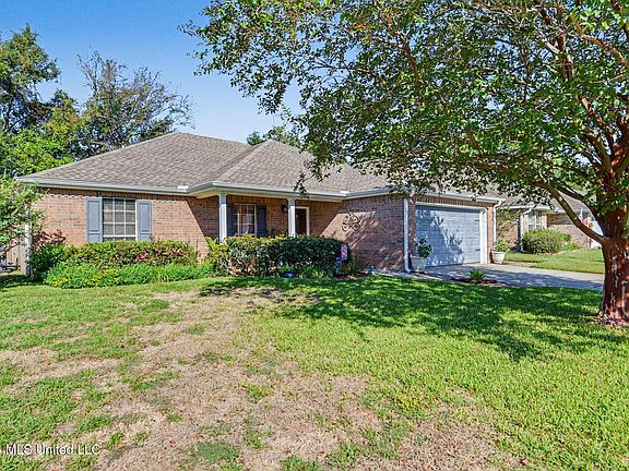 3rd image of 757 Waters View Dr