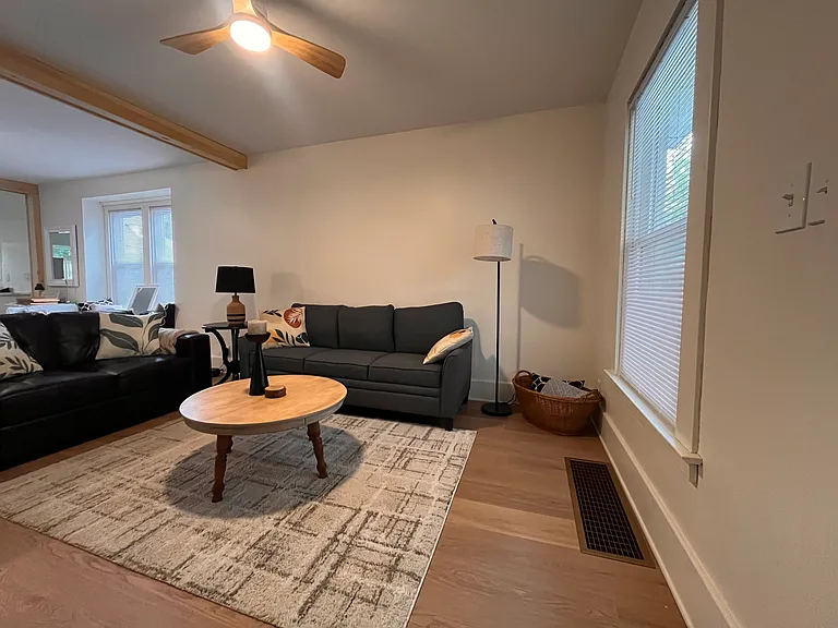 1312 Oak St — Photo 10
