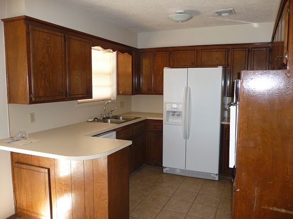 4th image of 2304 NW 76th St