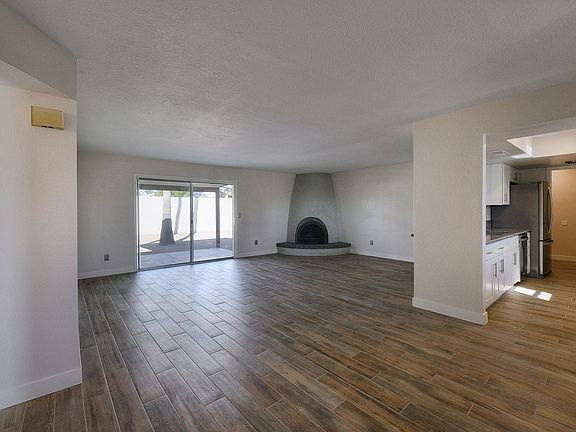 2nd image of 6206 E Winchcomb Dr