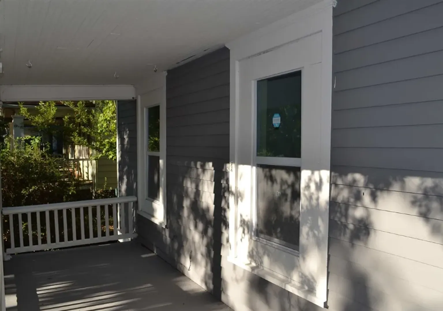 Charming 3-Bedroom/ 1 Bathroom house located in the heart of Topeka — Photo 2