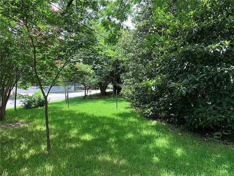 4428 Gillis St — Photo 3