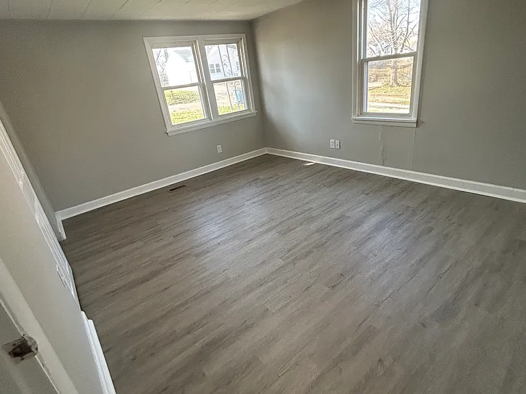 324 Ames Pl — Photo 6