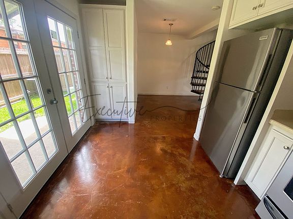 5th image of 349 E Sale Rd