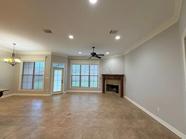 530 Antietam Dr — Photo 8