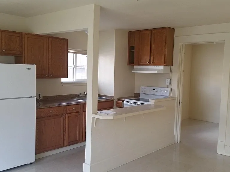 208 N 1st St #1 — Photo 6
