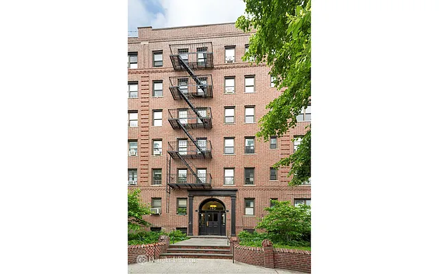 Sold by Douglas Elliman | media 17