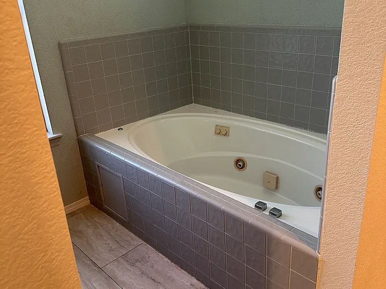 2301 Fairway Ter — Photo 13