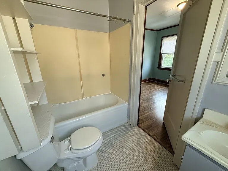 1605 John Ave #4 — Photo 9