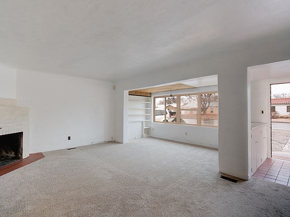 5th image of 813 Carlisle Blvd NE