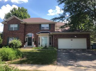 575 Chestnut Ct, Wauconda, IL 60084