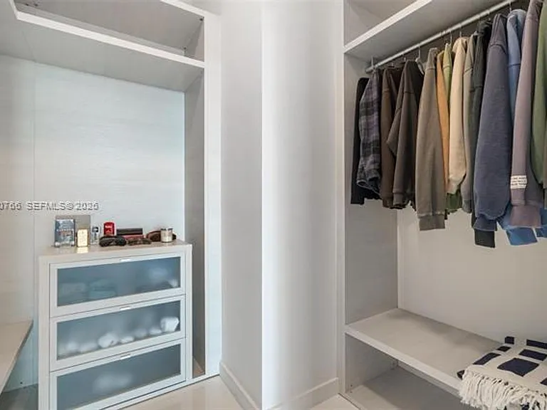 88 SW 7th St #4203 — Photo 26