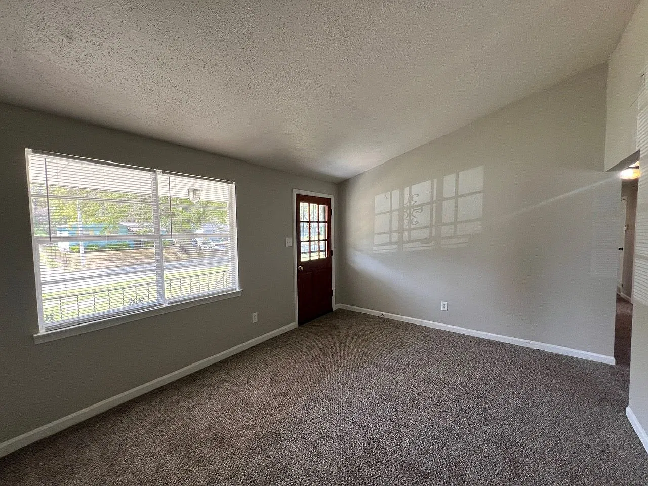 3942 Maynard Dr — Photo 4