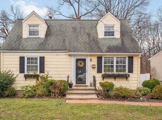 7 Ward Ave, Wyckoff, NJ 07481