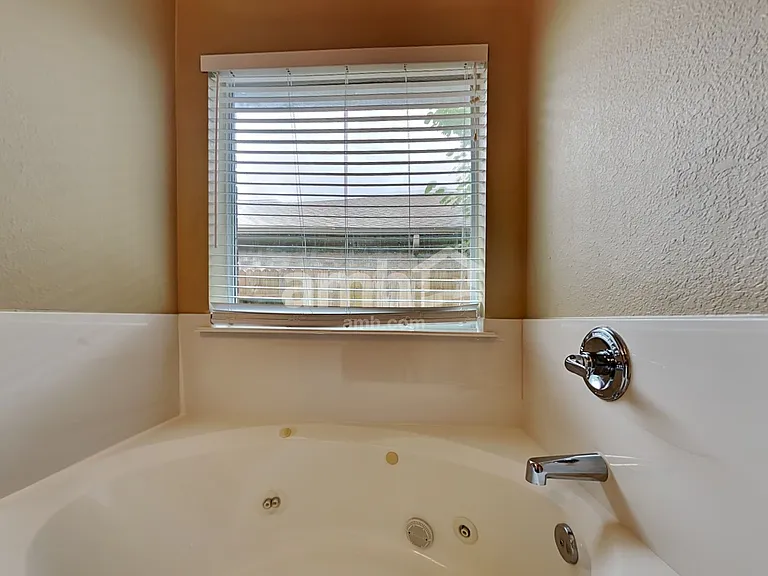 719 Chase View Dr — Photo 11