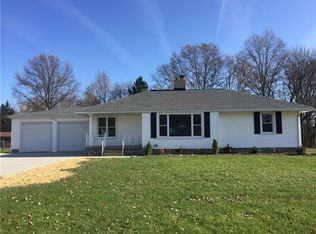 99 Ellis Ave, Hermitage, PA 16148