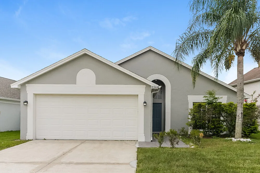 3 bed, 2.0 bath, 1404 sqft, $2,215 — Photo 1