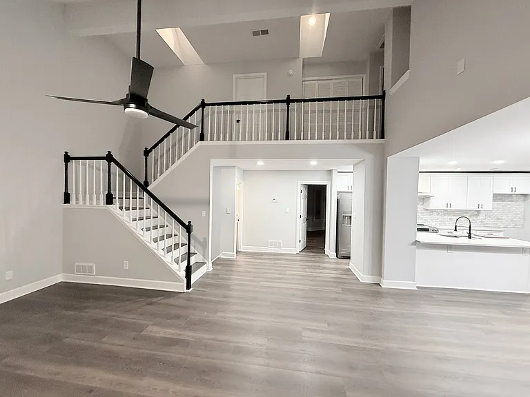 255 Dunwoody Creek Cir — Photo 21