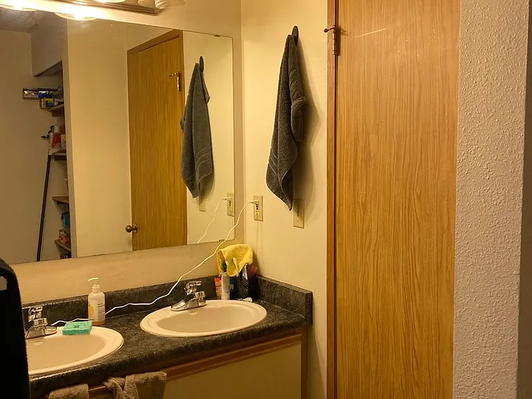 Adams Court Apartments — Photo 106