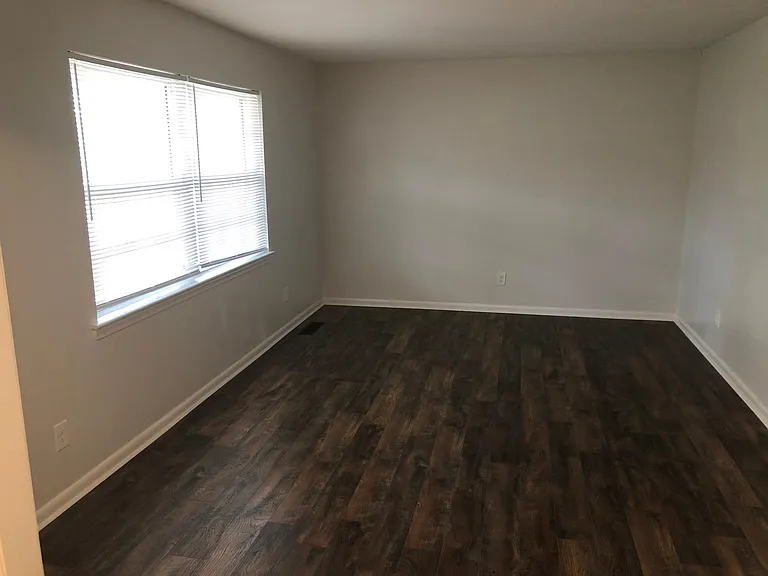 2410 Dowler Cir — Photo 5