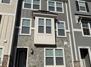 2206 Brindle Ln, Charlottesville, VA 22911