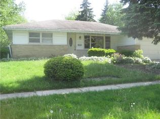 923 Stewart Ave, Elgin, IL 60120