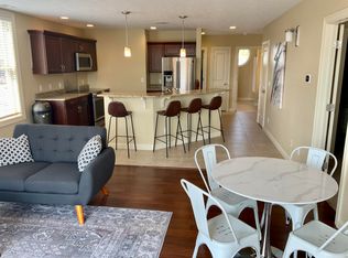 1221 Broad St APT 1, Saint Joseph, MI 49085