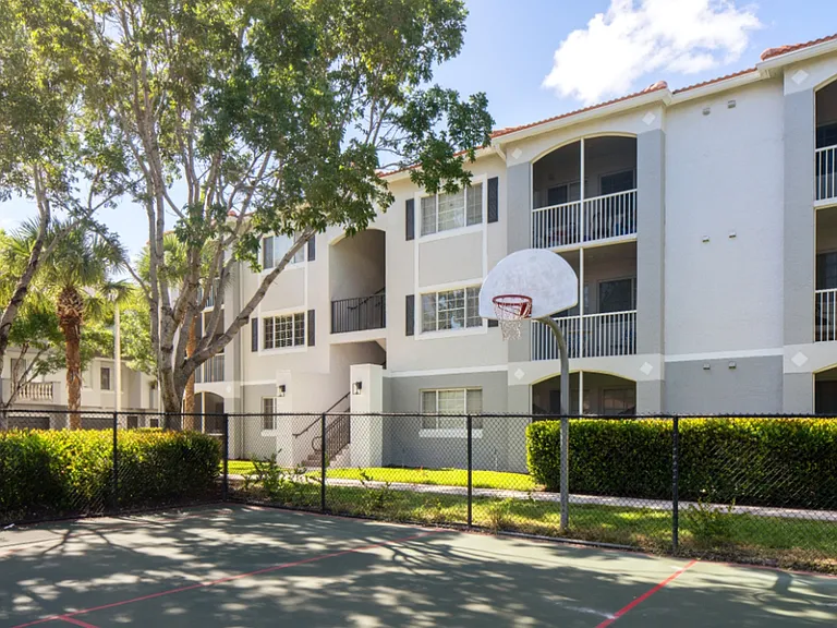 Polo Lakes — Photo 14