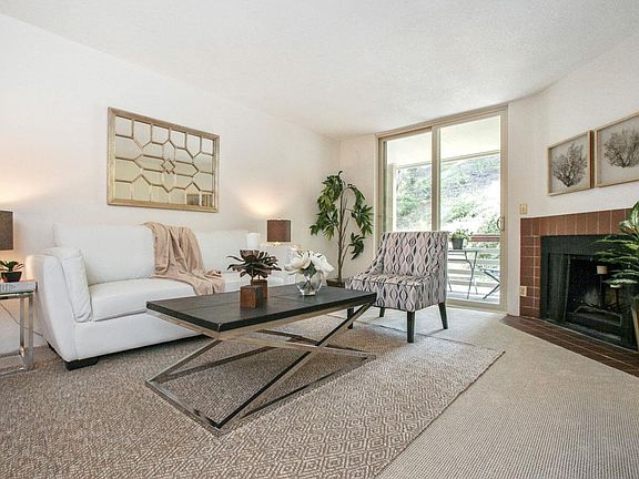 3rd image of 303 Philip Dr APT 207