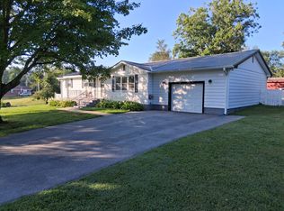 1424 Hawkins Dr, Vine Grove, KY 40175