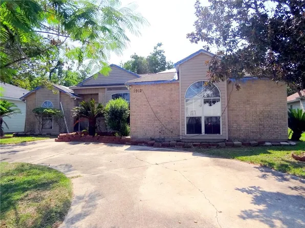 1912 English Colony Dr, La Place, LA 70068