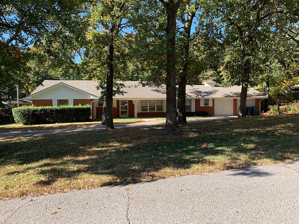 1st image of 1409 Oakhill Ln