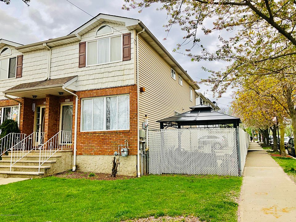 1st image of 202 Lucille Ave
