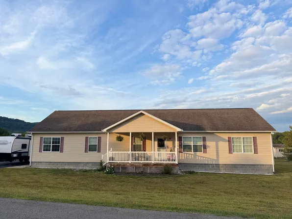 8 Hemlock Cir, Summersville, WV 26651