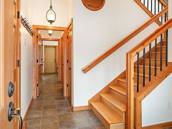 4th image of 360 Keechelus Dr