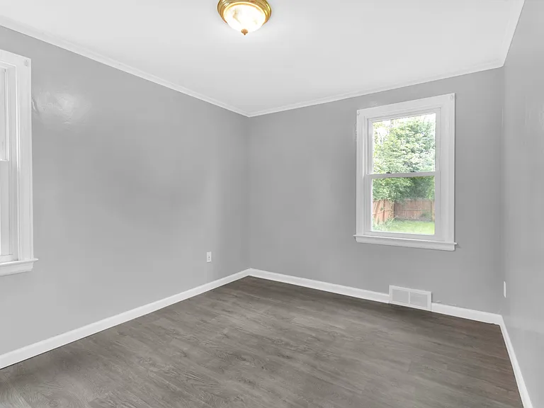 142 Stevenson Blvd — Photo 22