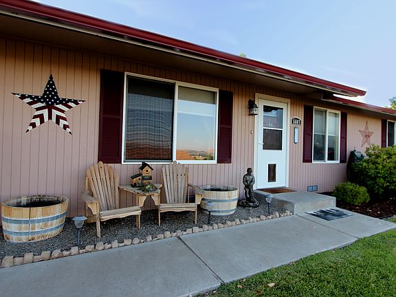 Front Porch/Sitting Area