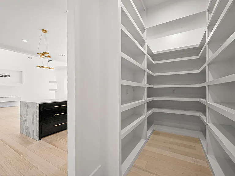 9825 Fawn View Dr — Photo 12