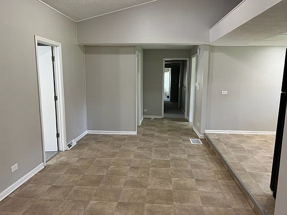 5th image of 38725 N Hilltop Ave