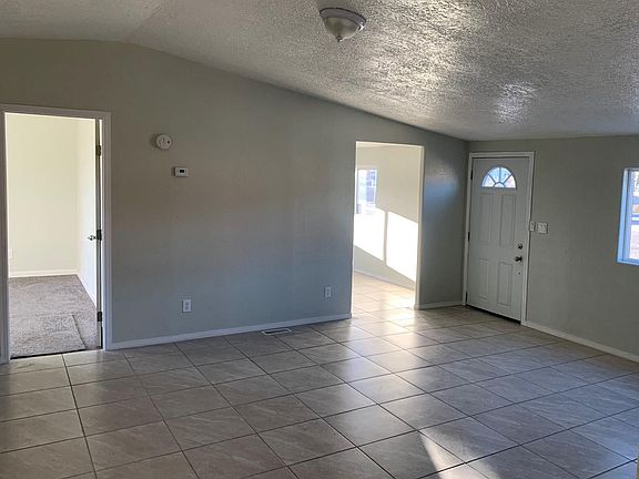 5th image of 411 W Ash Ave