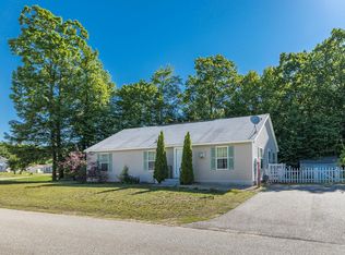 13 Sparrow Dr, Barrington, NH 03825