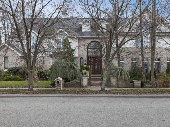 52 Bennett Avenue image 1 of 1