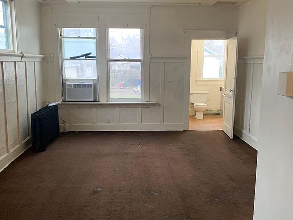 2nd image of 825 E Blackford Ave #A