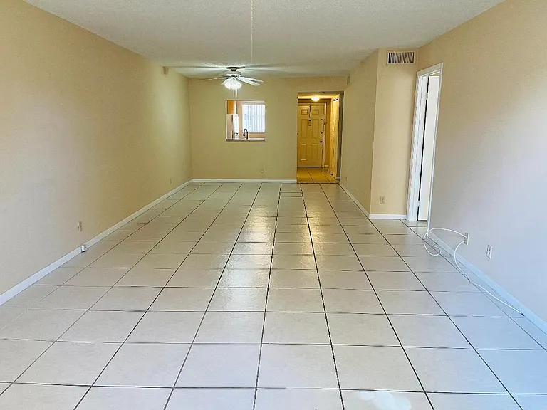 2885 SW 22nd Ave #106 — Photo 11