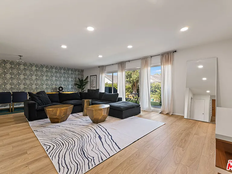 3500 W Manchester Blvd #462 — Photo 3