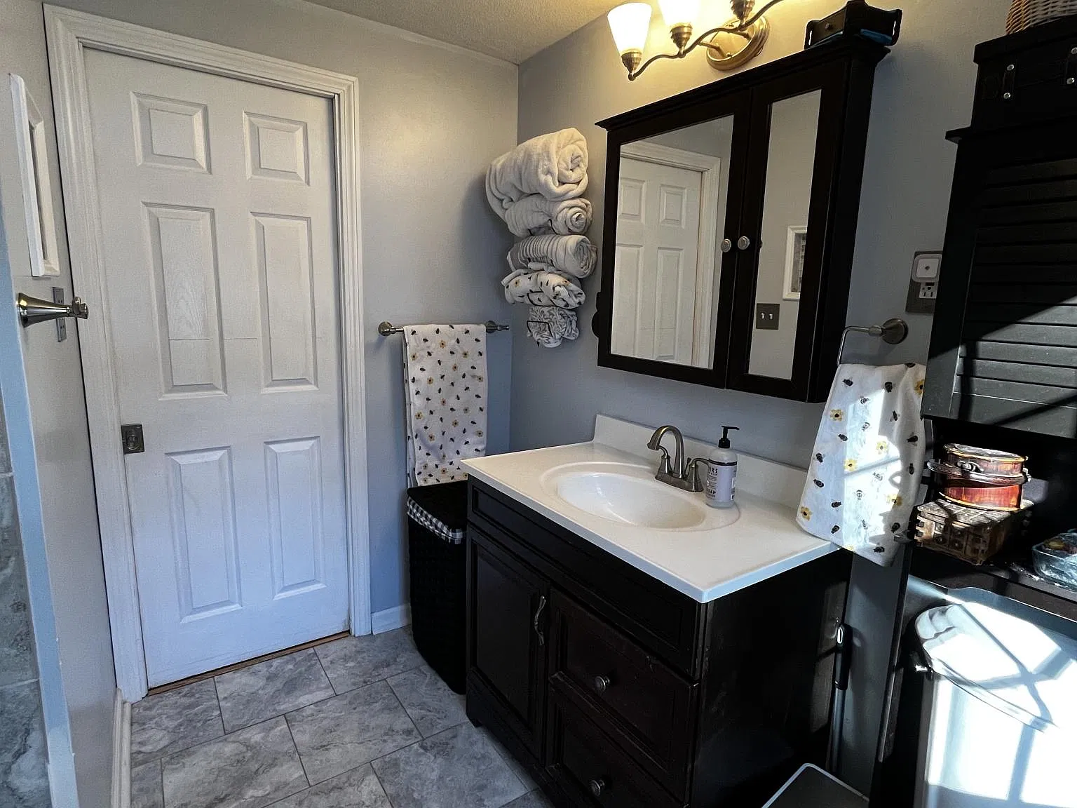3 bed, 1244 sqft, $2,495 — Photo 2
