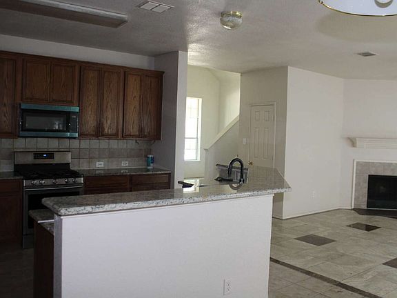 5th image of 1608 Broadmoor Dr