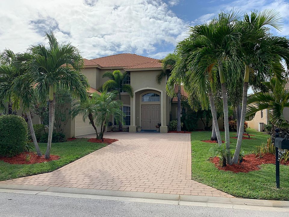 Home For Sale In St James Golf Club