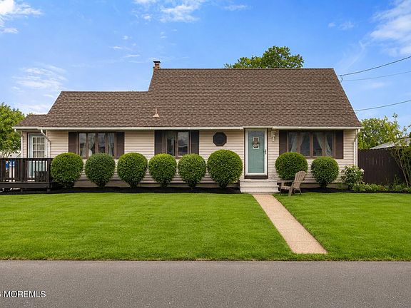2nd image of 109 Harding Drive