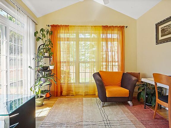 5th image of 151 Rosebury Ct